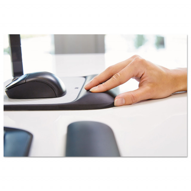 3M Gel Mouse Pad with Wrist Rest, Small